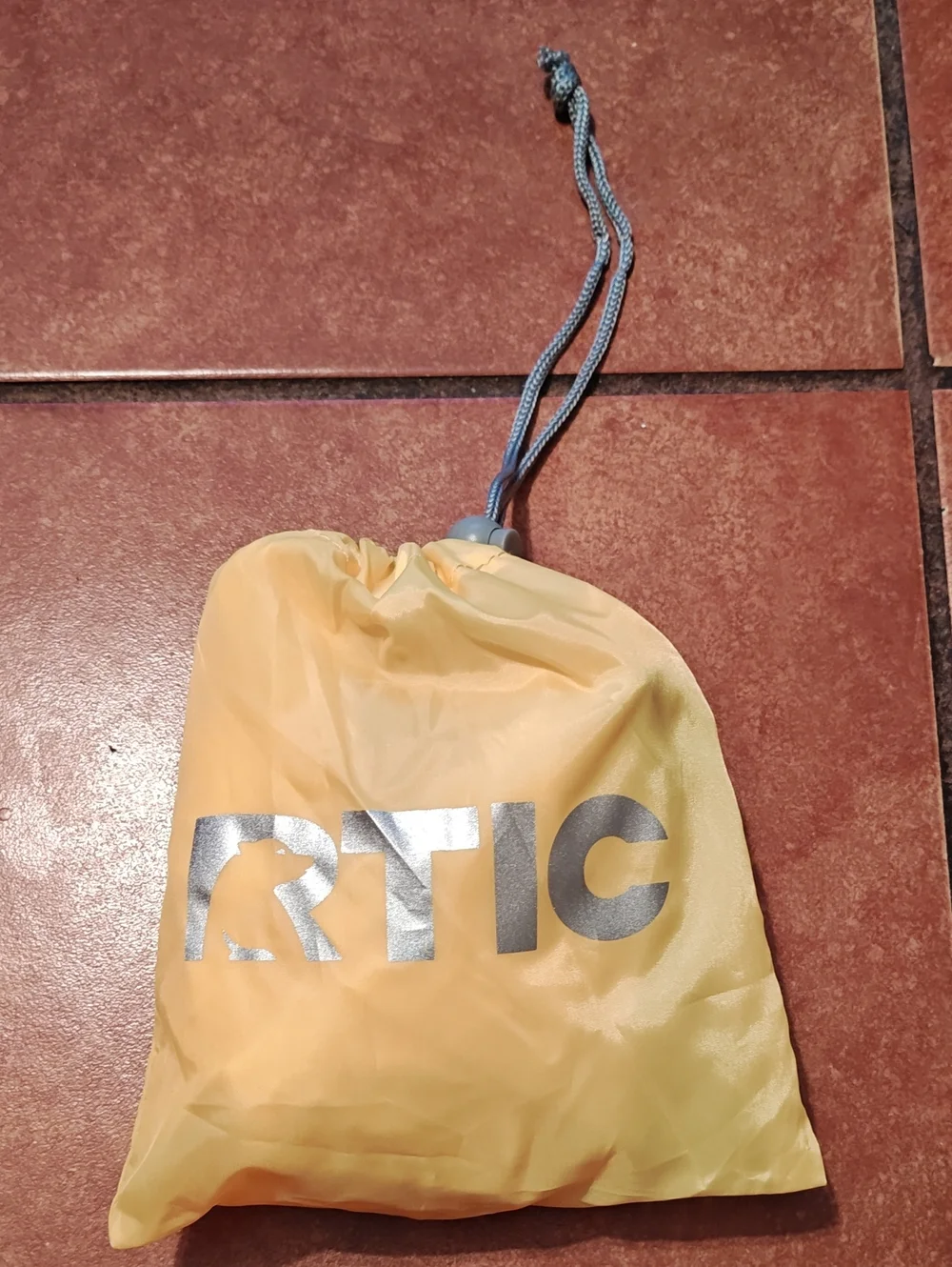 Yellow Party Popper Cover with Drawstring Pouch
